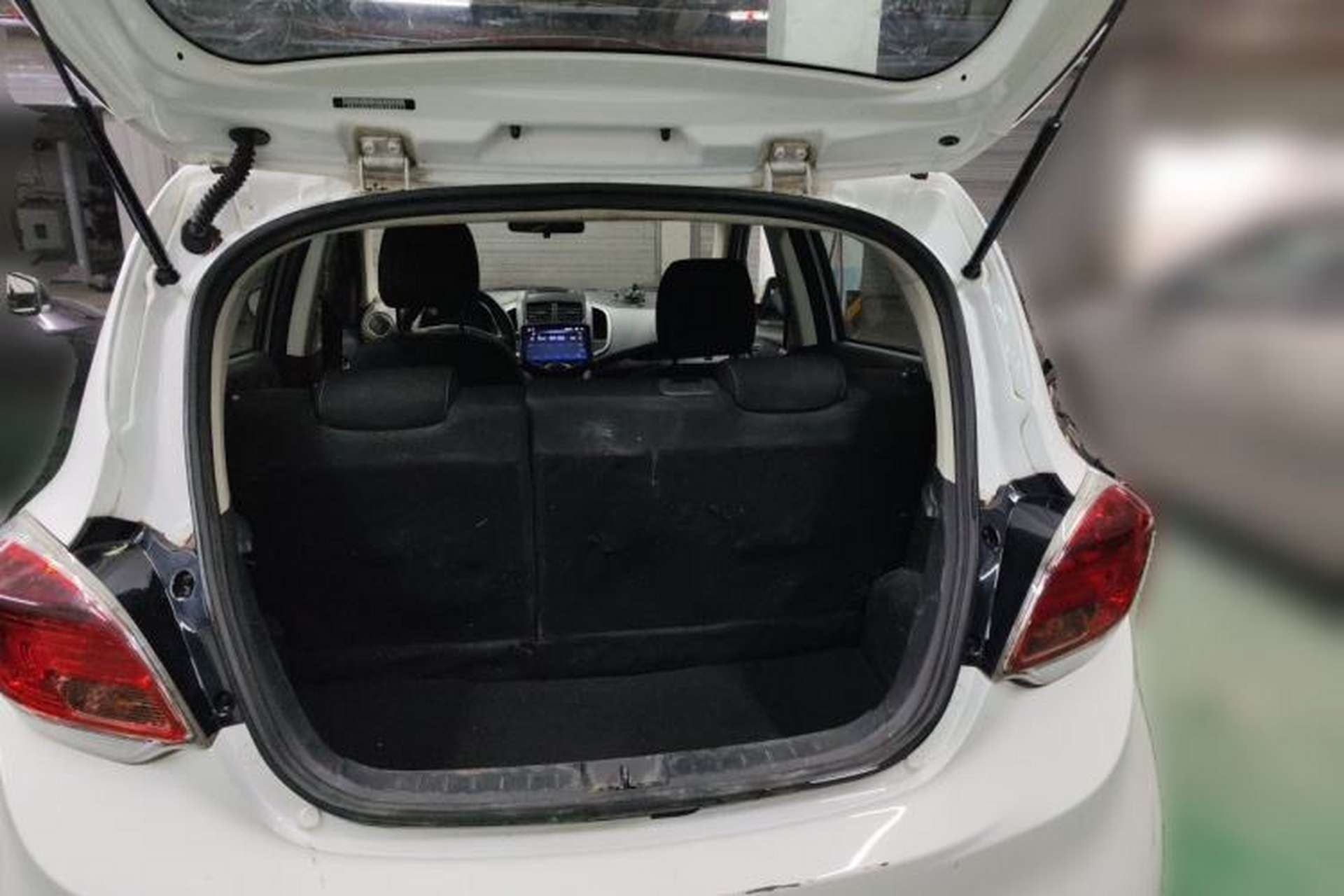 Used CHANGAN Benni E-Star 2021 National Edition Xin Yue Version Lithium Iron Phosphate (31.95 kWh) Trunk