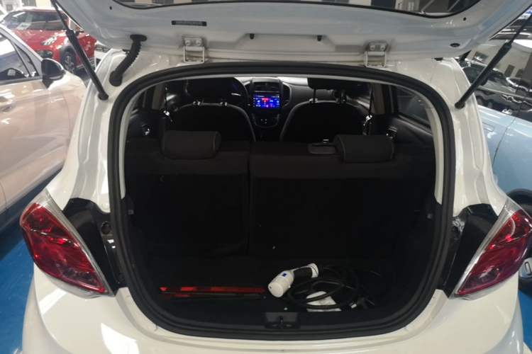 Used CHANGAN Benni E-Star 2021 National Edition Xin Yue Version Lithium Iron Phosphate (31.86 kWh) Trunk