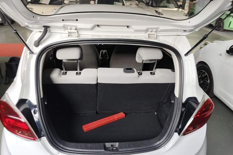 Used CHANGAN Benni E-Star 2021 National Edition Xinyi Edition (Fast-Charging Version) Lithium-NMC Trunk