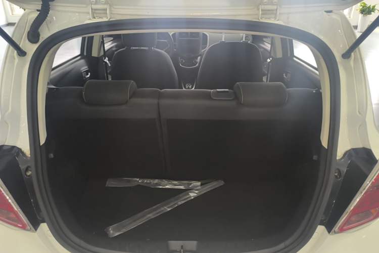 Used CHANGAN Benni E-Star 2021 National Edition Xin Yue Version Lithium Iron Phosphate (31.86 kWh) Trunk