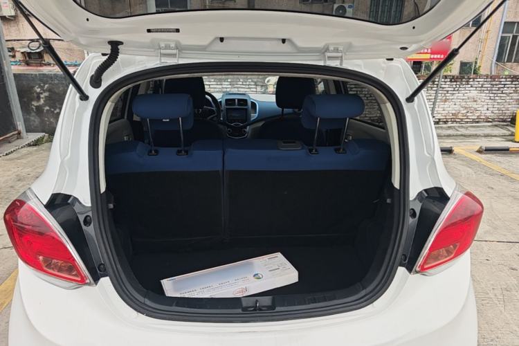 Used CHANGAN Benni E-Star 2021 National Edition Colorful Version Lithium Iron Phosphate (31.95 kWh) Trunk