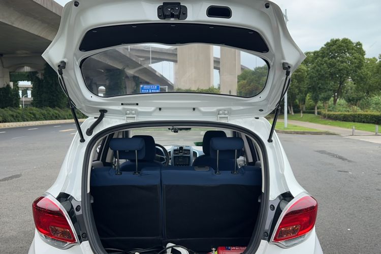 Used CHANGAN Benni E-Star 2021 National Edition Colorful Version Lithium Iron Phosphate (31.18 kWh) Trunk