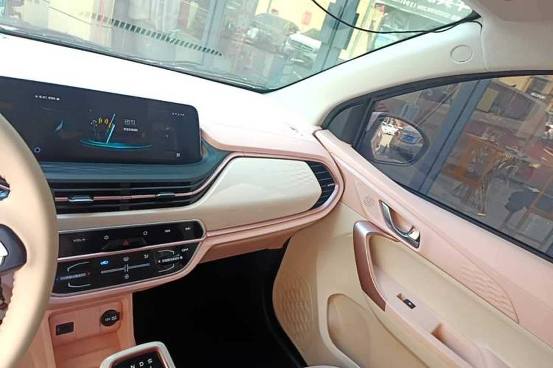 Used CHANGAN Benni E-Star 2022 Charming Edition Colorful Model Lithium Iron Phosphate Audio And AC Panel