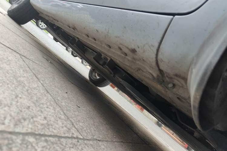 Used CHANGAN Benni E-Star 2022 Charming Edition Colorful Model Lithium-Ion Battery Chassis Front Right