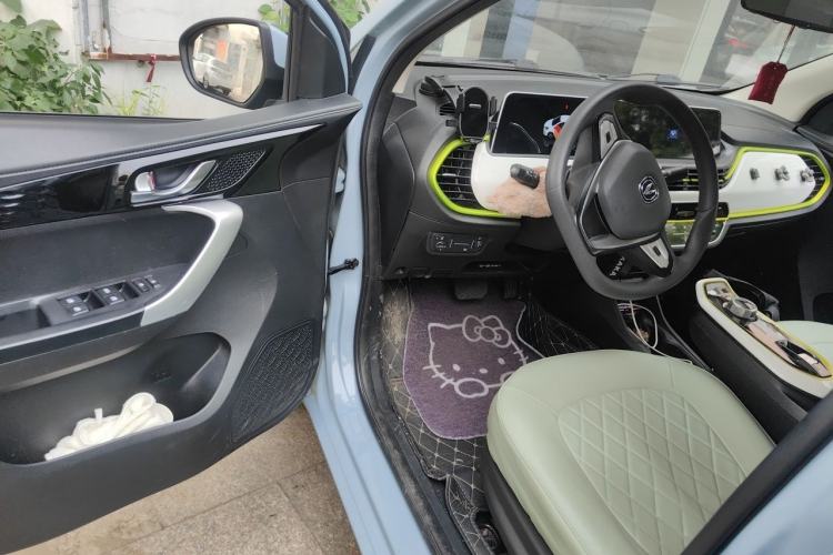 Used CHANGAN Benni E-Star 2022 Charming Edition Colorful Model Lithium-Ion Battery Driver Seat