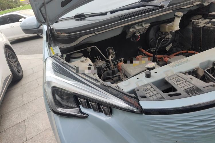 Used CHANGAN Benni E-Star 2022 Charming Edition Colorful Model Lithium-Ion Battery Engine Bay Right