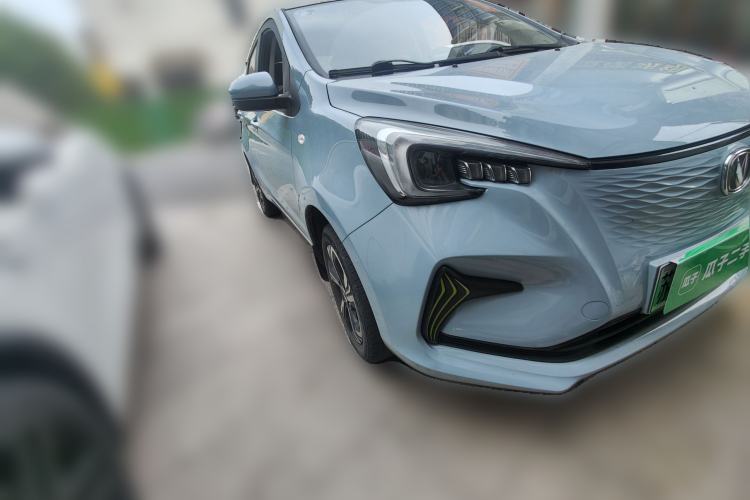 Used CHANGAN Benni E-Star 2022 Charming Edition Colorful Model Lithium-Ion Battery Front Right 45 Deg
