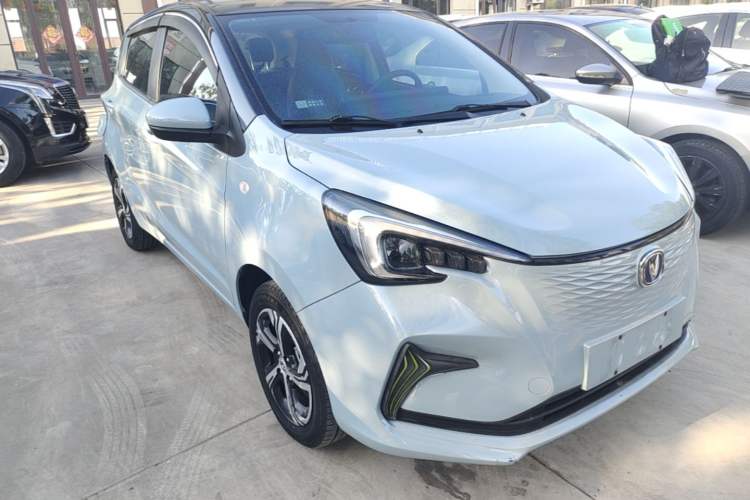 Used CHANGAN Benni E-Star 2022 Qingxin Edition Colorful Model Lithium-NMC Front Right 45 Deg