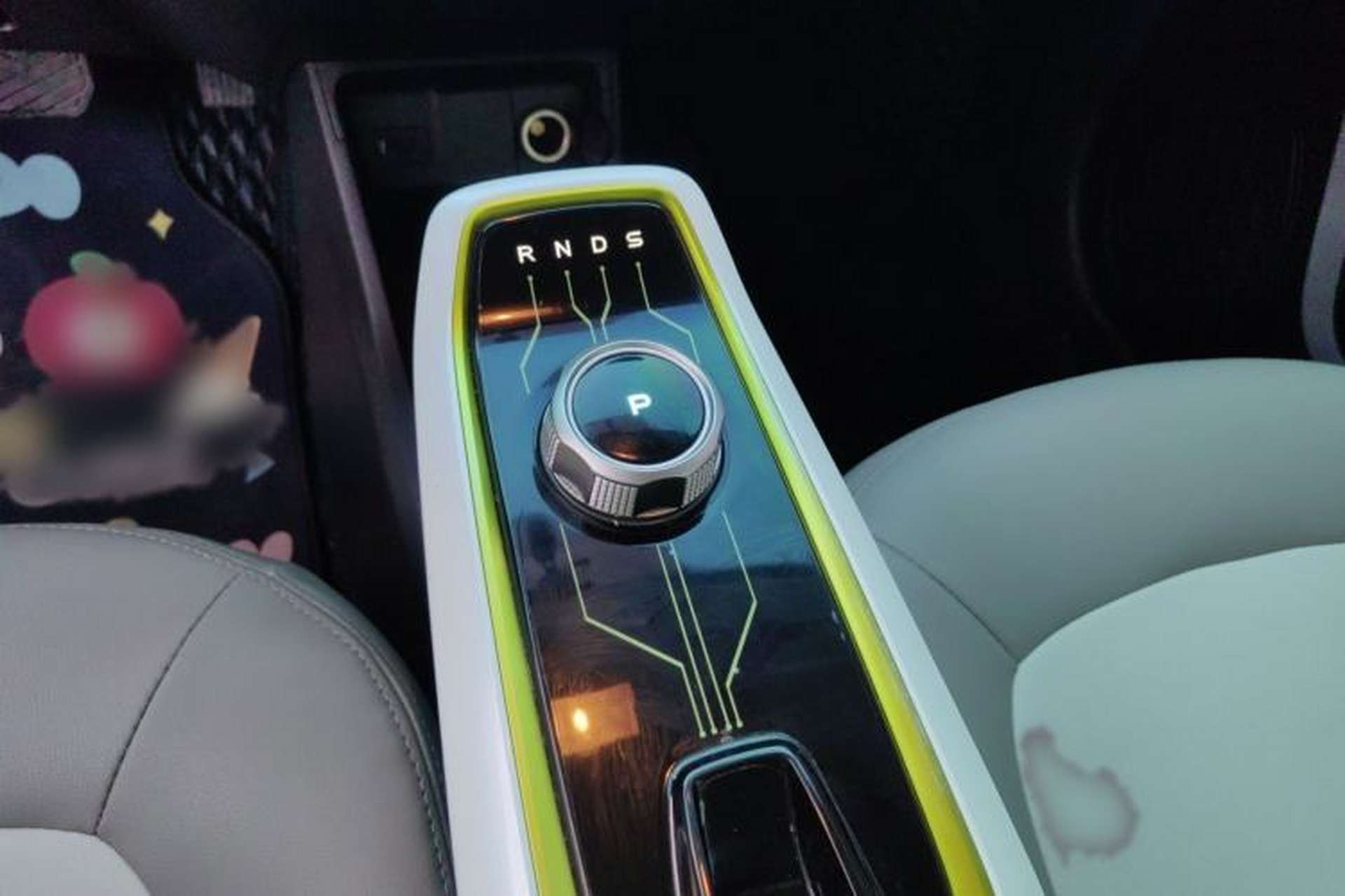 Used CHANGAN Benni E-Star 2022 Qingxin Edition Colorful Model Lithium Iron Phosphate Gear Lever