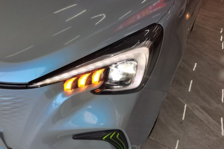 Used CHANGAN Benni E-Star 2022 Charming Edition Colorful Model Lithium-Ion Battery Left Front Headlight