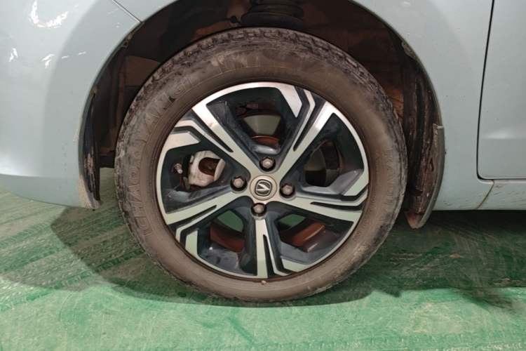 Used CHANGAN Benni E-Star 2022 Qingxin Edition Colorful Model Lithium-NMC Left Front Wheel Hub