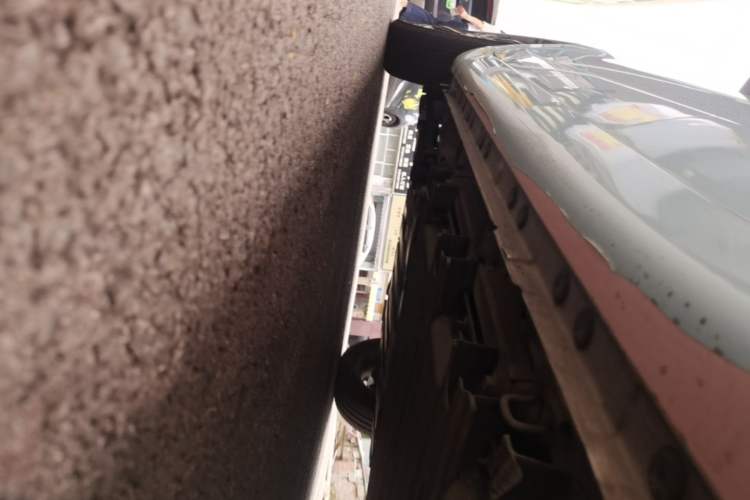 Used CHANGAN Benni E-Star 2022 Qingxin Edition Colorful Model Lithium-NMC Left Side Sill