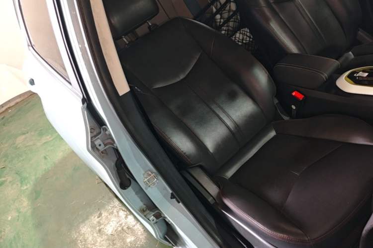 Used CHANGAN Benni E-Star 2022 Qingxin Edition Colorful Model Lithium-NMC Right Front Seat