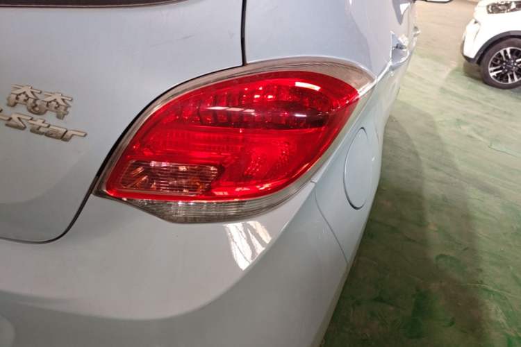 Used CHANGAN Benni E-Star 2022 Qingxin Edition Colorful Model Lithium-NMC Right Rear Taillight