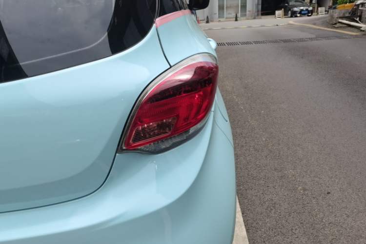 Used CHANGAN Benni E-Star 2022 Qingxin Edition Colorful Model Lithium-NMC Right Rear Taillight