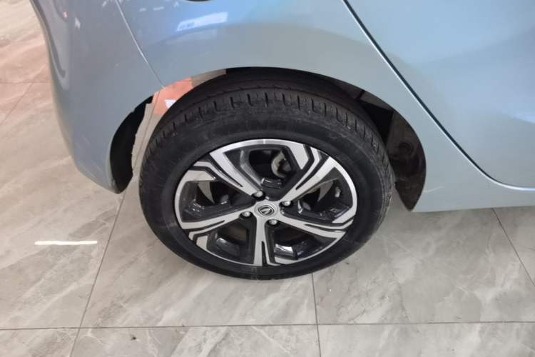 Used CHANGAN Benni E-Star 2022 Charming Edition Colorful Model Lithium-Ion Battery Right Rear Wheel Hub