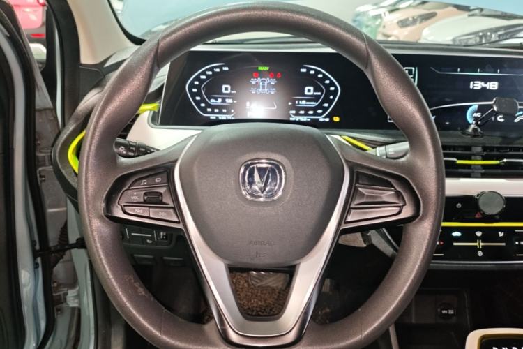 Used CHANGAN Benni E-Star 2022 Qingxin Edition Colorful Model Lithium-NMC Steering Wheel