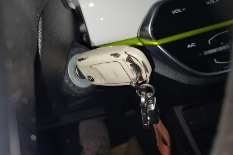 Used CHANGAN Benni E-Star 2022 Charming Edition Colorful Model Lithium-Ion Battery Vehicle Key