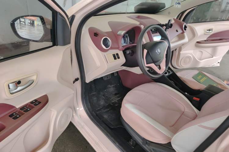Used CHANGAN Benni E-Star 2022 Charming Edition Colorful Model Lithium Iron Phosphate Driver Seat