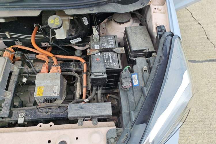 Used CHANGAN Benni E-Star 2022 Qingxin Edition Colorful Model Lithium Iron Phosphate Engine Bay Left