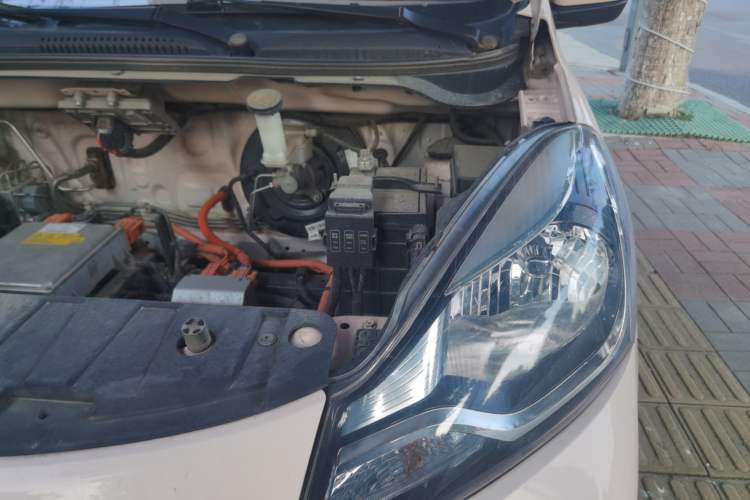 Used CHANGAN Benni E-Star 2022 National Edition Colorful Limited Edition (Fast-Charging Version) Lithium Iron Phosphate Engine Bay Left