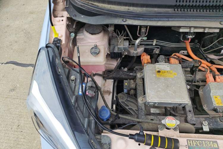 Used CHANGAN Benni E-Star 2022 Qingxin Edition Colorful Model Lithium Iron Phosphate Engine Bay Right