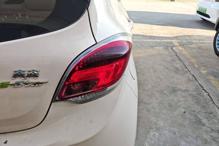 Used CHANGAN Benni E-Star 2022 Qingxin Edition Colorful Model Lithium Iron Phosphate Exterior 3