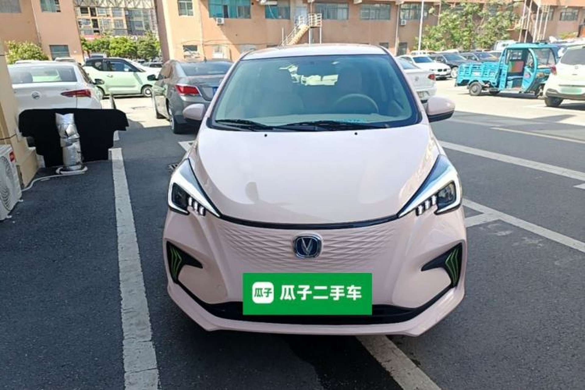 Used CHANGAN Benni E-Star 2022 Charming Edition Colorful Model Lithium Iron Phosphate Front