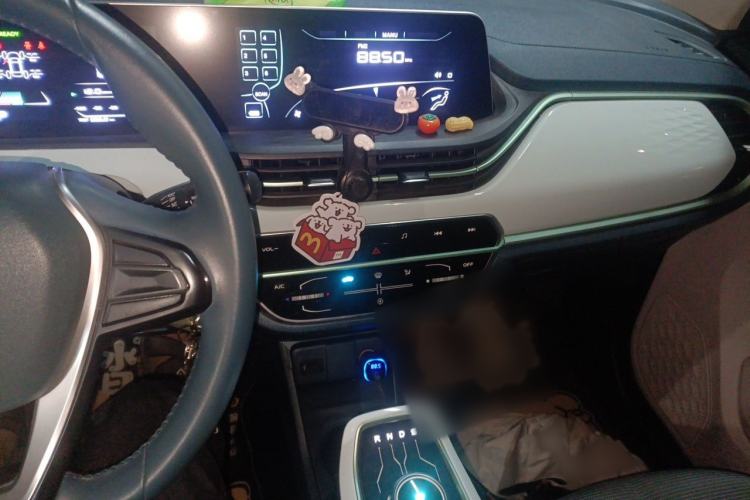 Used CHANGAN Benni E-Star 2022 Qingxin Edition Colorful Model Lithium Iron Phosphate Audio And AC Panel