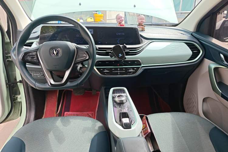 Used CHANGAN Benni E-Star 2022 Qingxin Edition Colorful Model Lithium Iron Phosphate Center Console