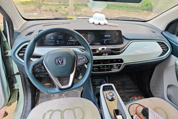 Used CHANGAN Benni E-Star 2022 Qingxin Edition Colorful Model Lithium Iron Phosphate Center Console