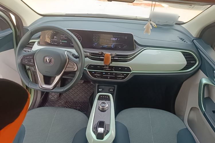 Used CHANGAN Benni E-Star 2022 Qingxin Edition Colorful Model Lithium Iron Phosphate Center Console
