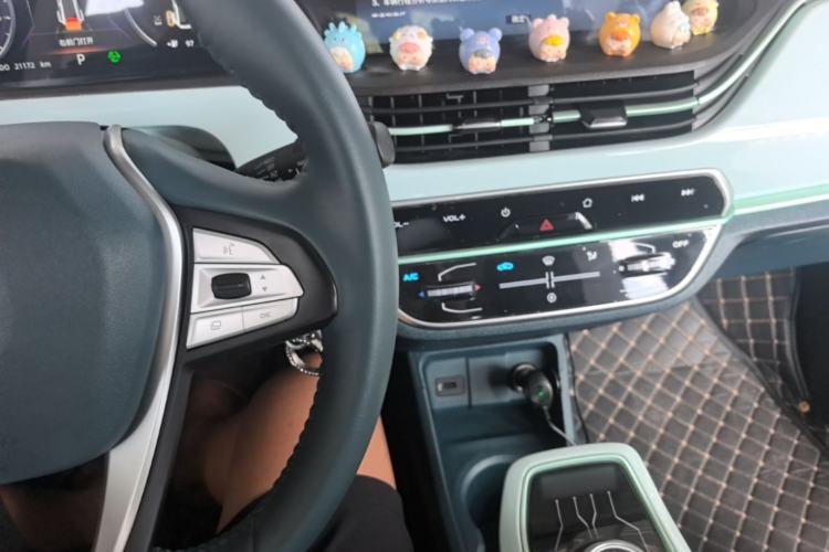 Used CHANGAN Benni E-Star 2022 Qingxin Edition Colorful Model Lithium Iron Phosphate Center Console