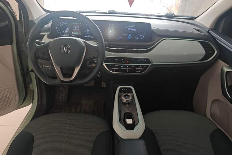 Used CHANGAN Benni E-Star 2022 Qingxin Edition Colorful Model Lithium Iron Phosphate Center Console