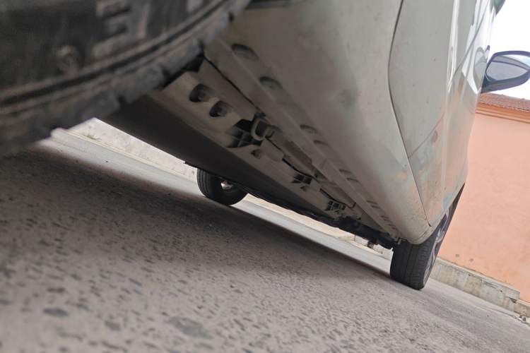 Used CHANGAN Benni E-Star 2022 Qingxin Edition Colorful Model Lithium Iron Phosphate Chassis Rear Right