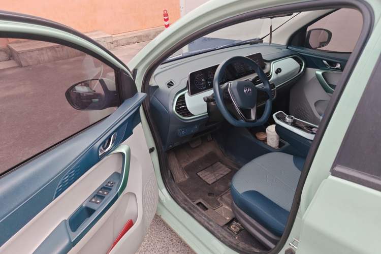 Used CHANGAN Benni E-Star 2022 Qingxin Edition Colorful Model Lithium Iron Phosphate Driver Seat