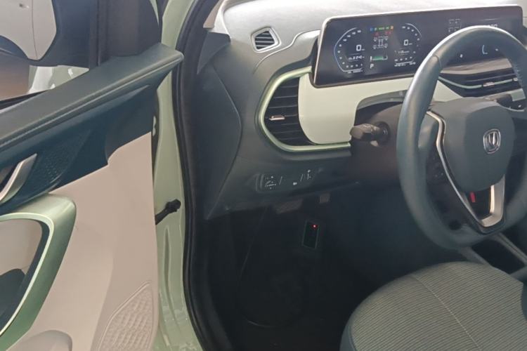 Used CHANGAN Benni E-Star 2022 Qingxin Edition Colorful Model Lithium Iron Phosphate Driver Seat