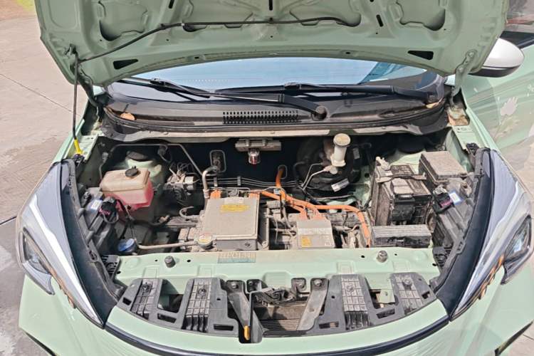 Used CHANGAN Benni E-Star 2022 Qingxin Edition Colorful Model Lithium Iron Phosphate Engine Bay
