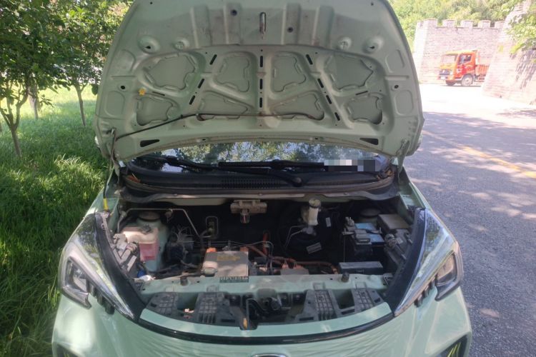 Used CHANGAN Benni E-Star 2022 Qingxin Edition Colorful Model Lithium Iron Phosphate Engine Bay