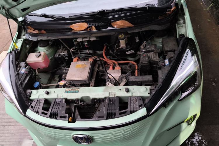 Used CHANGAN Benni E-Star 2022 Qingxin Edition Colorful Model Lithium Iron Phosphate Engine Bay