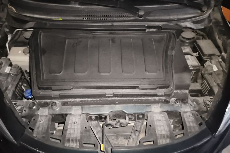 Used CHANGAN Benni E-Star 2022 Charming Edition Colorful Model Lithium-Ion Battery Engine Bay