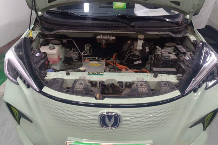 Used CHANGAN Benni E-Star 2022 Qingxin Edition Colorful Model Lithium Iron Phosphate Engine Bay