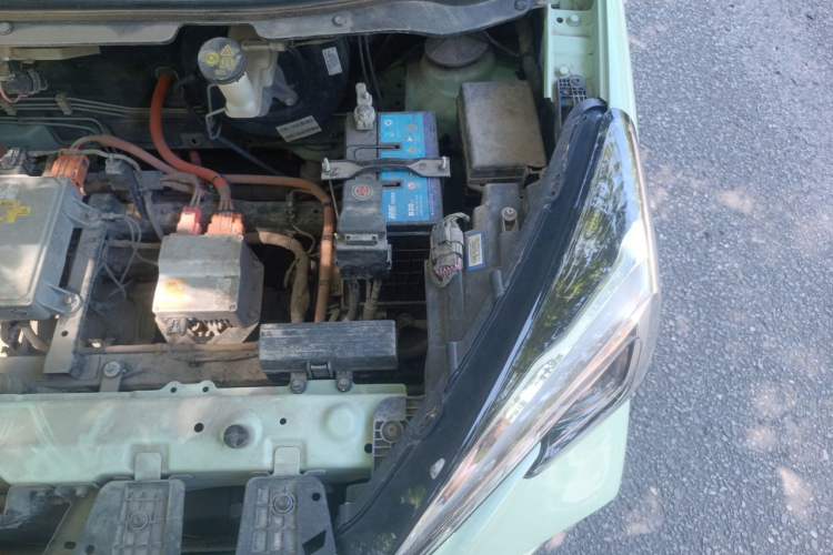 Used CHANGAN Benni E-Star 2022 Qingxin Edition Colorful Model Lithium Iron Phosphate Engine Bay Left