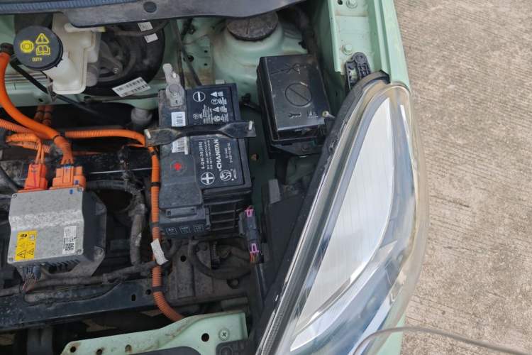 Used CHANGAN Benni E-Star 2022 National Edition Colorful Limited Edition (Fast-Charging Version) Lithium Iron Phosphate Engine Bay Left