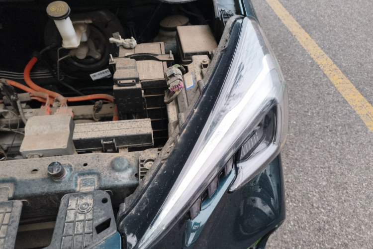 Used CHANGAN Benni E-Star 2022 Qingxin Edition Colorful Model Lithium-NMC Engine Bay Left