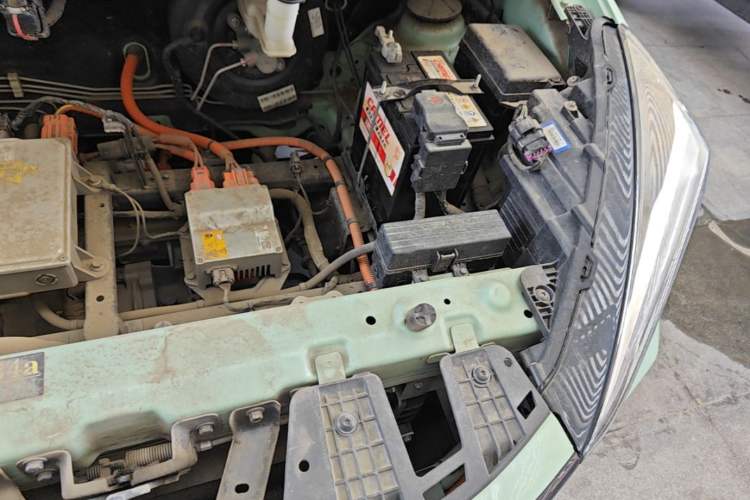 Used CHANGAN Benni E-Star 2022 Qingxin Edition Colorful Model Lithium Iron Phosphate Engine Bay Left