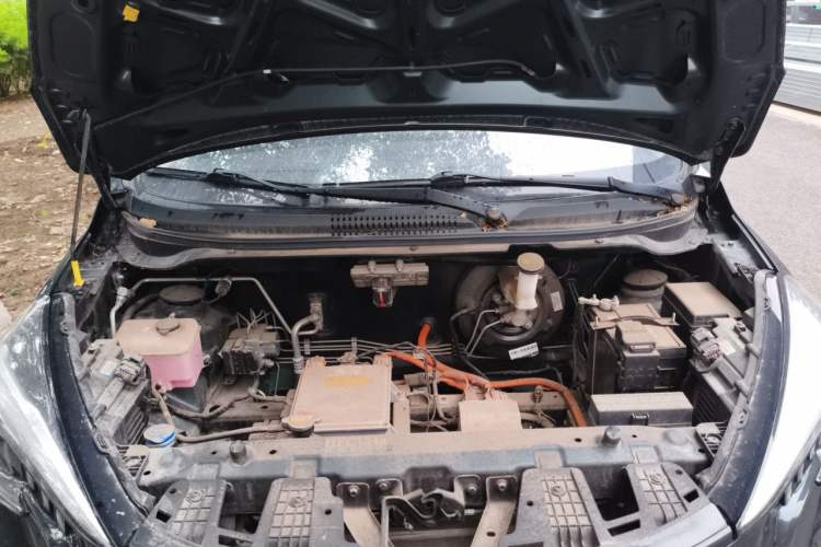 Used CHANGAN Benni E-Star 2022 Qingxin Edition Colorful Model Lithium-NMC Engine Bay
