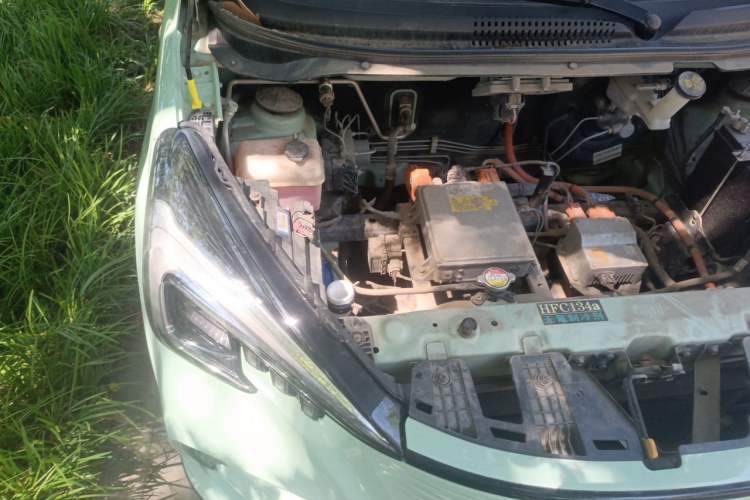 Used CHANGAN Benni E-Star 2022 Qingxin Edition Colorful Model Lithium Iron Phosphate Engine Bay Right