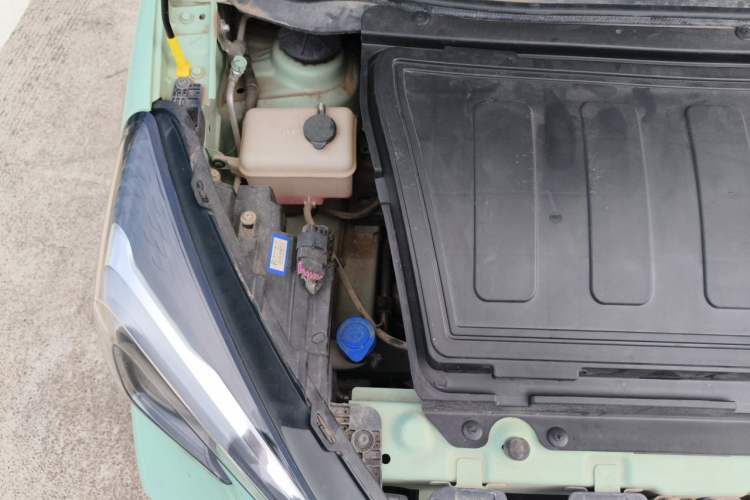 Used CHANGAN Benni E-Star 2022 Qingxin Edition Colorful Model Lithium Iron Phosphate Engine Bay Right