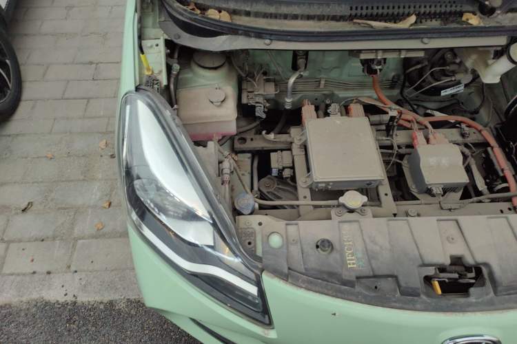Used CHANGAN Benni E-Star 2022 National Edition Colorful Limited Edition (Fast-Charging Version) Lithium Iron Phosphate Engine Bay Right